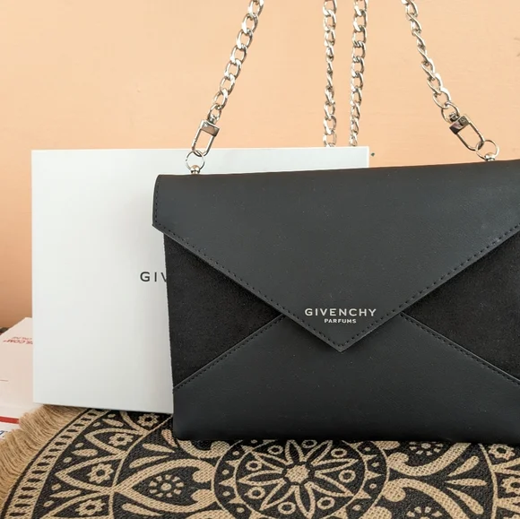 Givinchy pouch - Picture 7 of 13